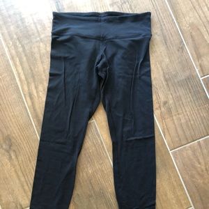 Lululemon size 6 yoga pants